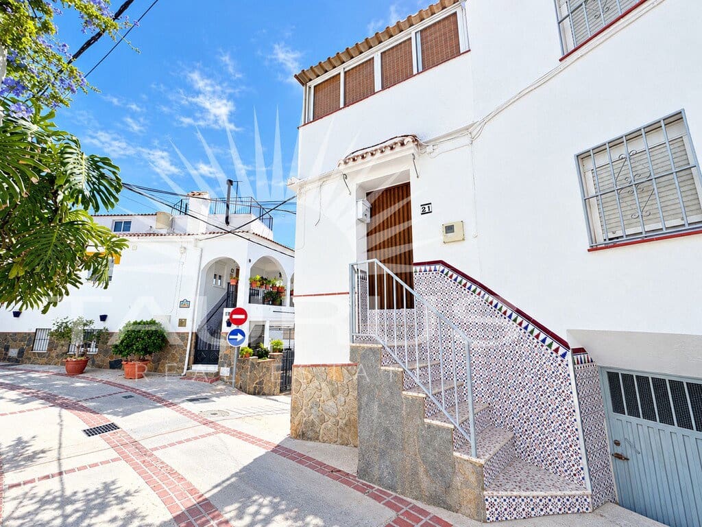 3 bedroom Townhouse for sale in Canillas de Albaida with garage - € 99,000 (Ref: 10047021)