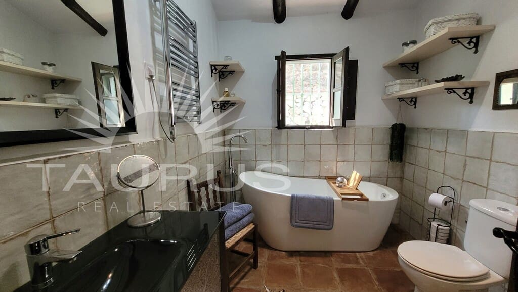 3 Zimmer Villa zu verkaufen in Archez mit Pool - 375.000 € (Ref: 10077208)