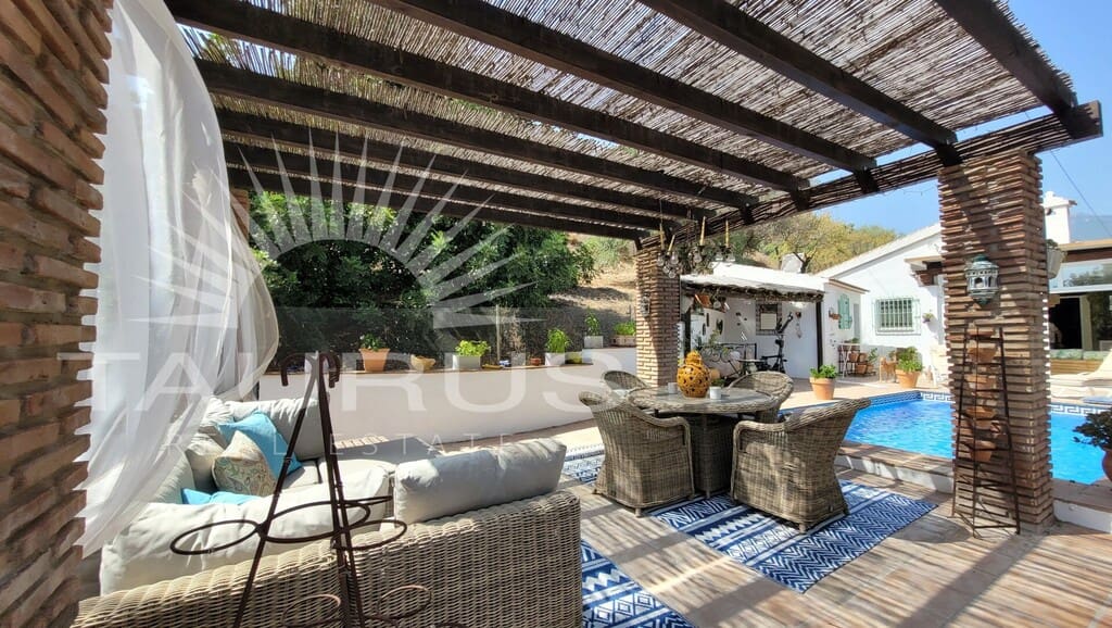 3 Zimmer Villa zu verkaufen in Archez mit Pool - 375.000 € (Ref: 10077208)