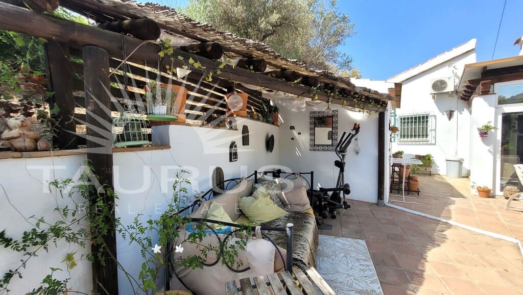 3 Zimmer Villa zu verkaufen in Archez mit Pool - 375.000 € (Ref: 10077208)