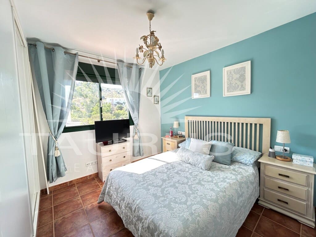 Chalet de 3 habitaciones en Viñuela en venta con piscina - 330.000 € (Ref: 10077209)