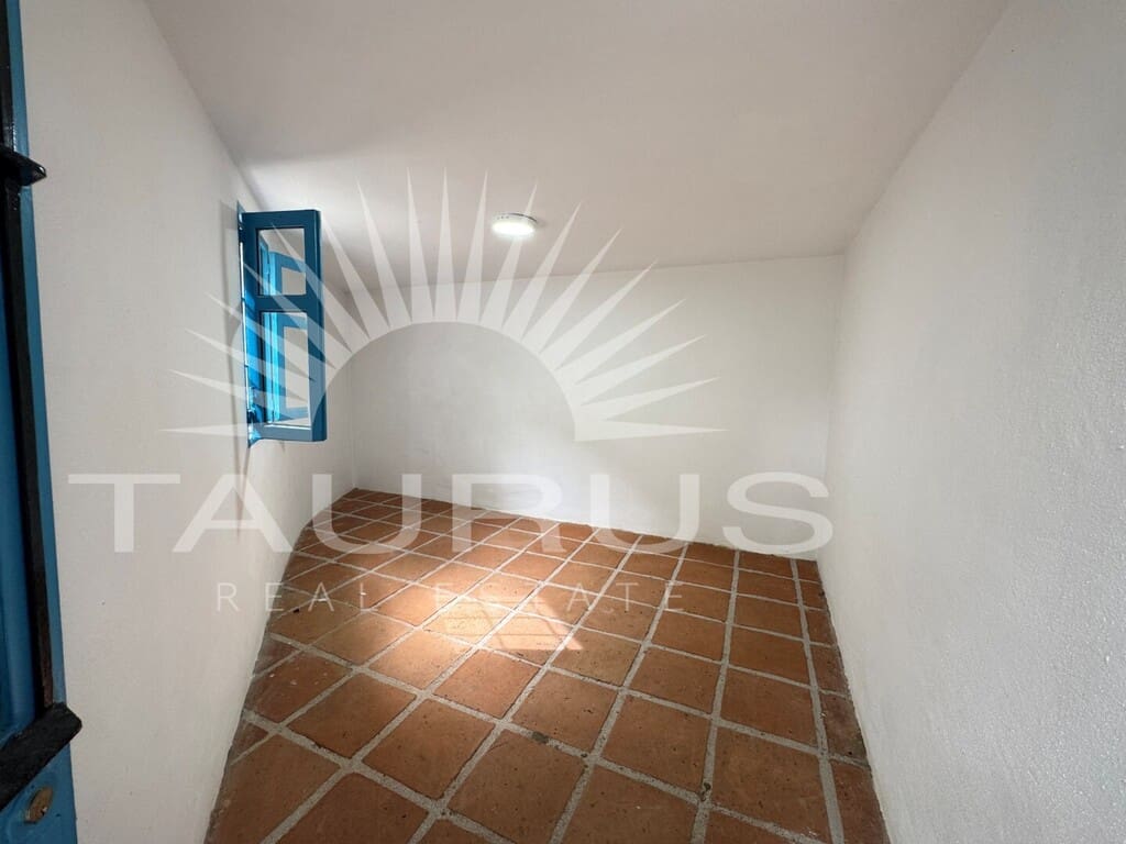 5 sovrum Villa till salu i Canillas de Albaida med pool - 395 000 € (Ref: 10077210)