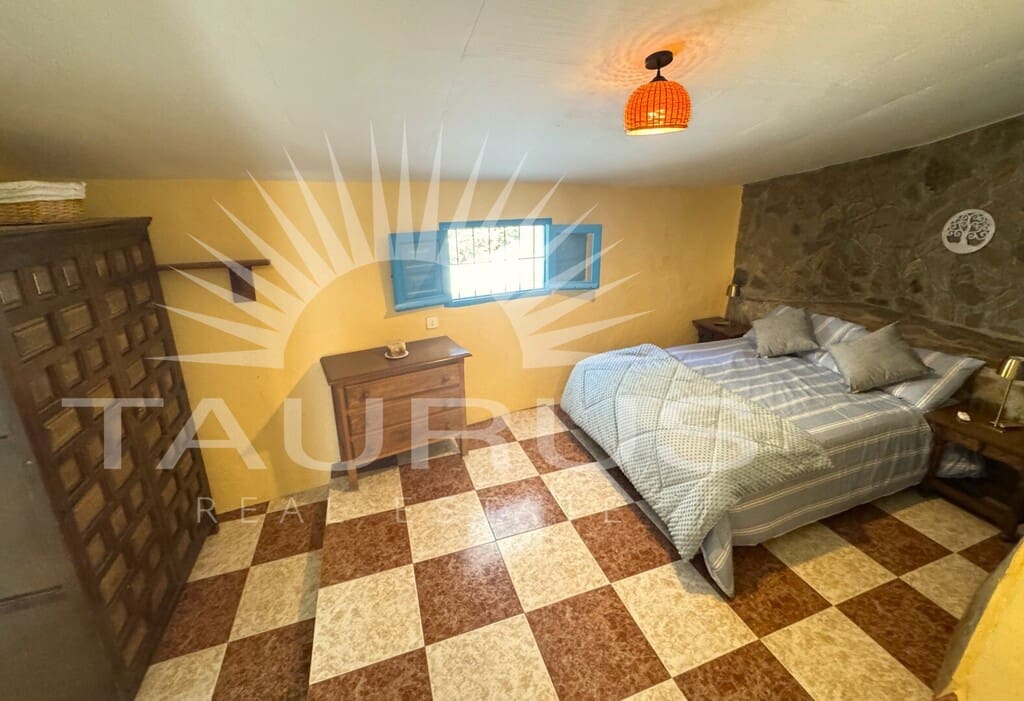 5 sovrum Villa till salu i Canillas de Albaida med pool - 395 000 € (Ref: 10077210)