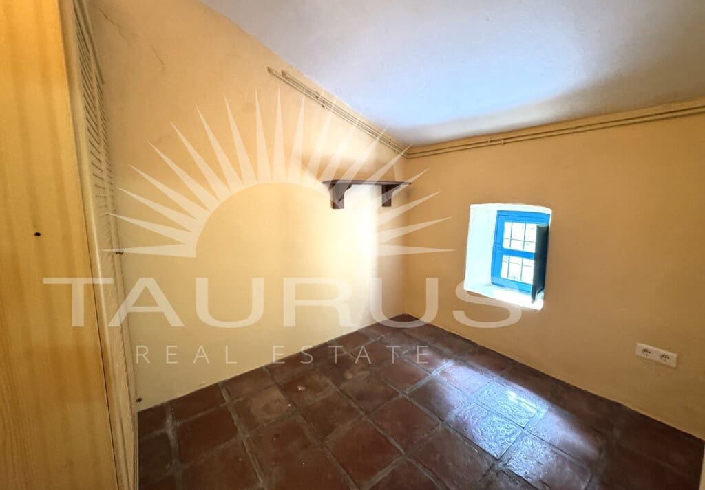 5 sovrum Villa till salu i Canillas de Albaida med pool - 395 000 € (Ref: 10077210)