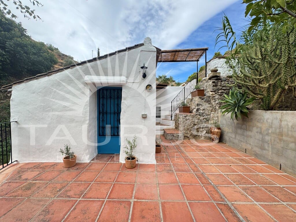 5 sovrum Villa till salu i Canillas de Albaida med pool - 395 000 € (Ref: 10077210)