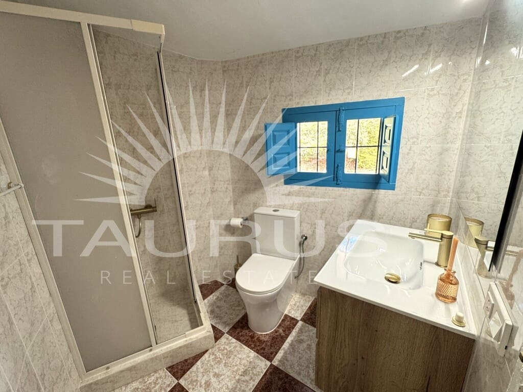5 sovrum Villa till salu i Canillas de Albaida med pool - 395 000 € (Ref: 10077210)