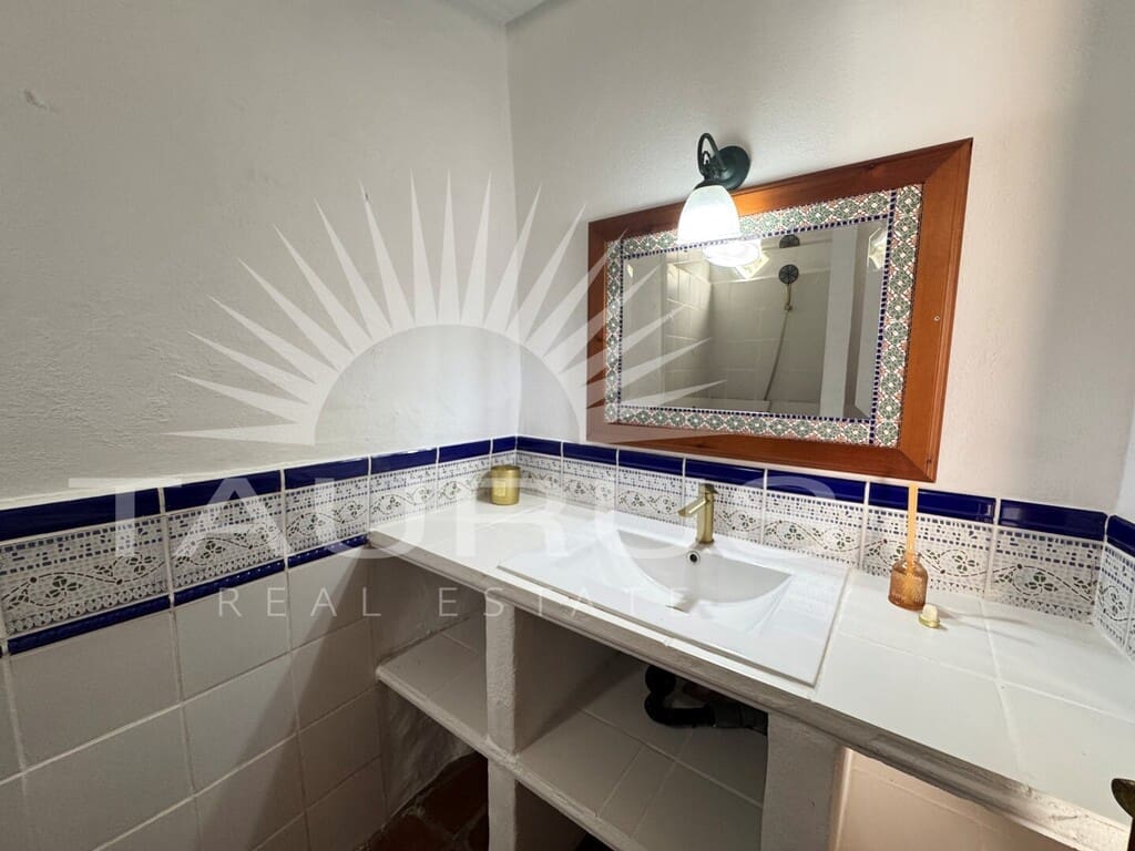 5 sovrum Villa till salu i Canillas de Albaida med pool - 395 000 € (Ref: 10077210)