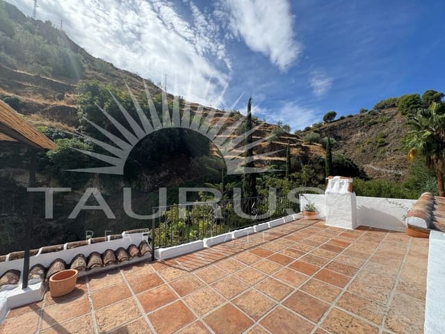 5 soverom Villa til salgs i Canillas de Albaida med svømmebasseng - € 395 000 (Ref: 10077210)