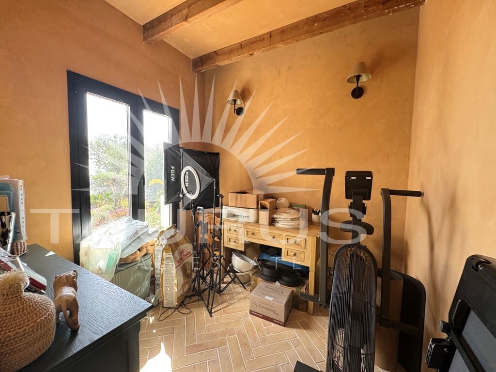4 makuuhuone Huvila myytävänä paikassa Arenas mukana uima-altaan - 950 000 € (Ref: 10077213)