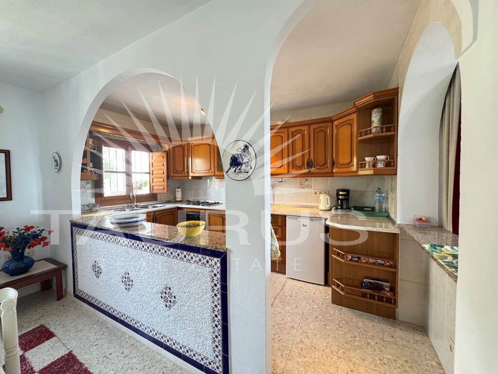 4 bedroom Townhouse for sale in Canillas de Albaida with garage - € 250,000 (Ref: 10077214)