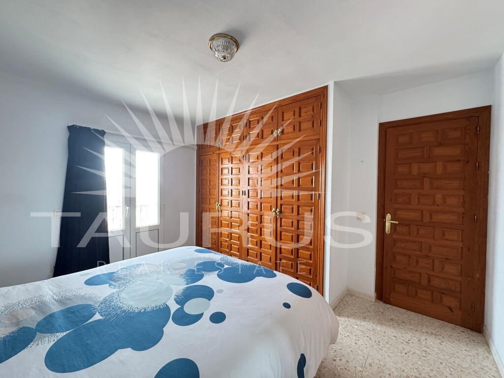 4 bedroom Townhouse for sale in Canillas de Albaida with garage - € 250,000 (Ref: 10077214)