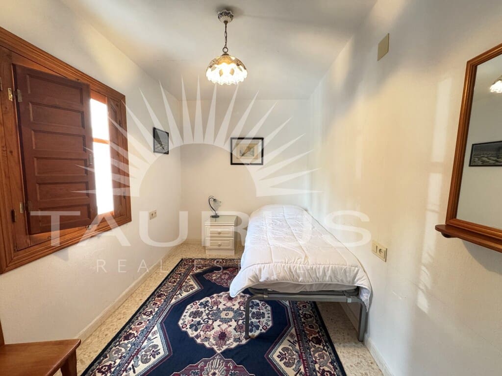 4 bedroom Townhouse for sale in Canillas de Albaida with garage - € 250,000 (Ref: 10077214)