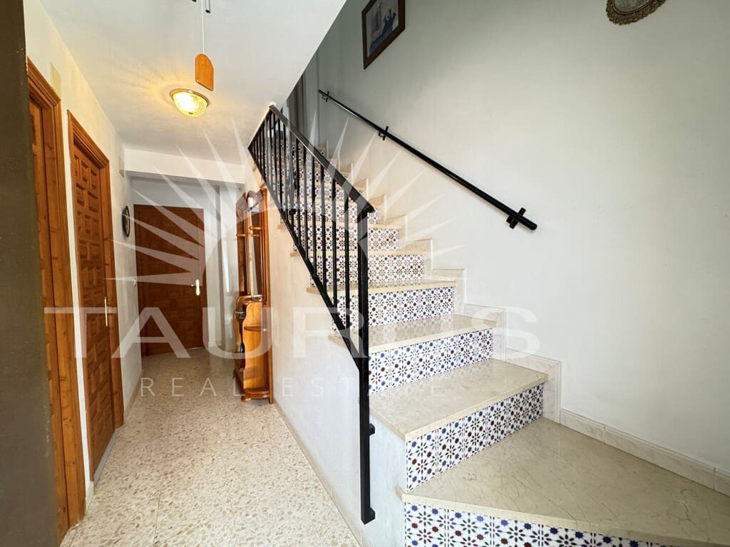 4 bedroom Townhouse for sale in Canillas de Albaida with garage - € 250,000 (Ref: 10077214)