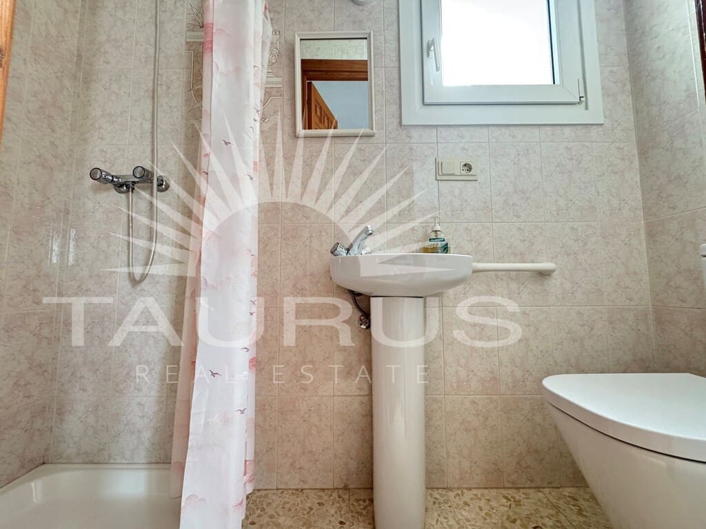4 bedroom Townhouse for sale in Canillas de Albaida with garage - € 250,000 (Ref: 10077214)