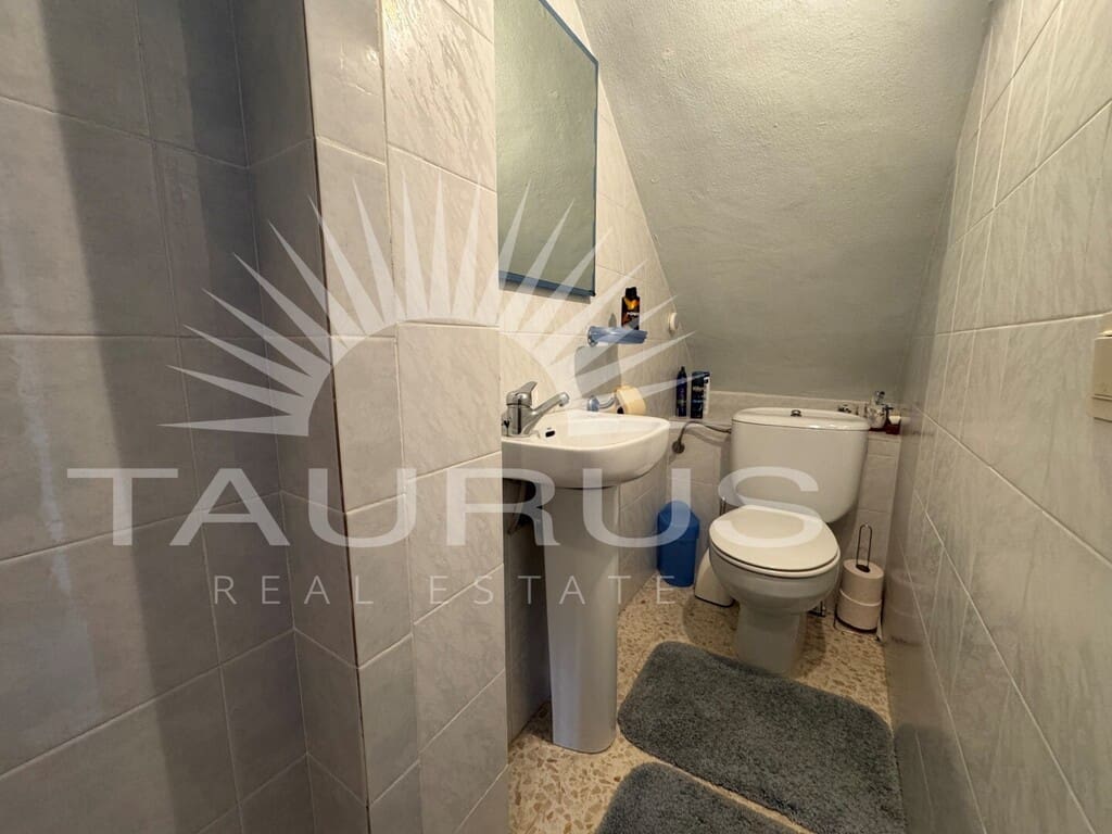4 bedroom Townhouse for sale in Canillas de Albaida with garage - € 250,000 (Ref: 10077214)