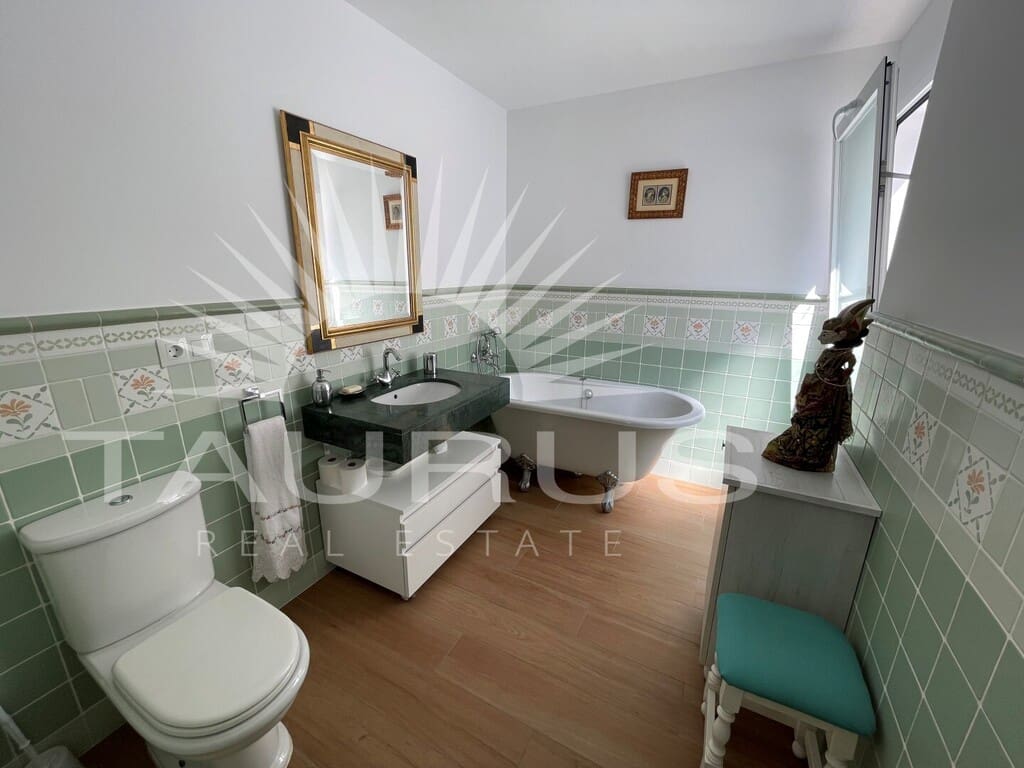 2 bedroom Townhouse for sale in Lagos - € 385,000 (Ref: 10077215)