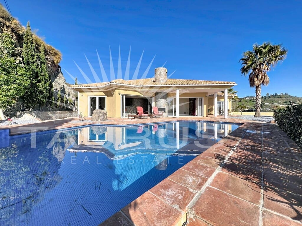 3 quarto Moradia para venda em Algarrobo com piscina - 698 000 € (Ref: 10077216)