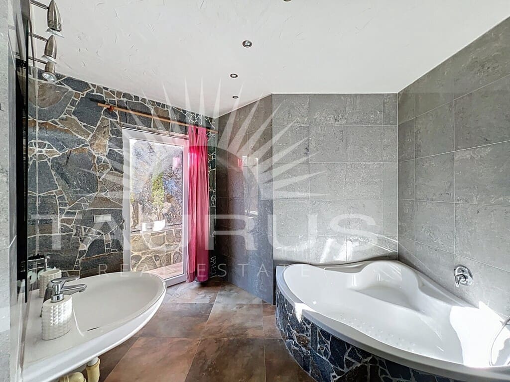 3 quarto Moradia para venda em Algarrobo com piscina - 698 000 € (Ref: 10077216)