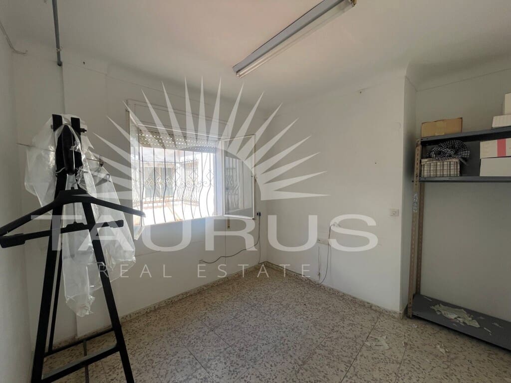9 soverom Kommersiell til salgs i Velez-Malaga - € 700 000 (Ref: 10094346)