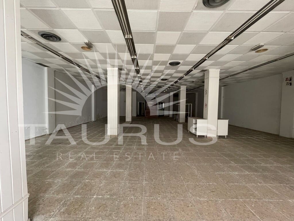 9 soverom Kommersiell til salgs i Velez-Malaga - € 700 000 (Ref: 10094346)