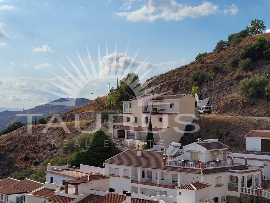 Casa de 3 habitaciones en Cómpeta en venta con garaje - 339.000 € (Ref: 10097640)