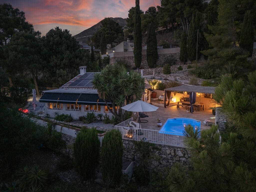 2 bedroom Villa for sale in Competa with pool garage - € 480,000 (Ref: 10115409)