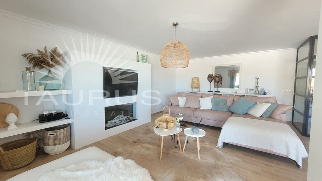 3 makuuhuone Omakotitalo myytävänä paikassa Competa - 325 000 € (Ref: 10123650)