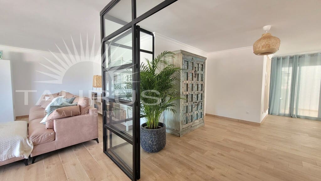 3 makuuhuone Omakotitalo myytävänä paikassa Competa - 325 000 € (Ref: 10123650)