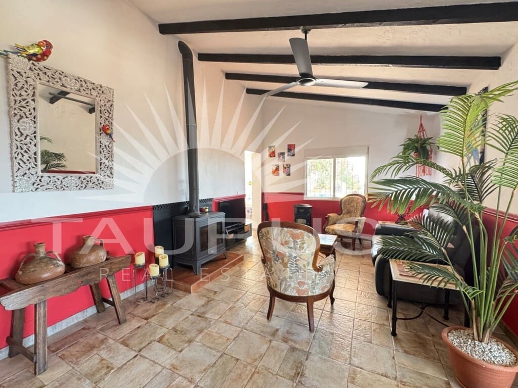 3 bedroom Villa for sale in Competa with pool garage - € 590,000 (Ref: 10128248)