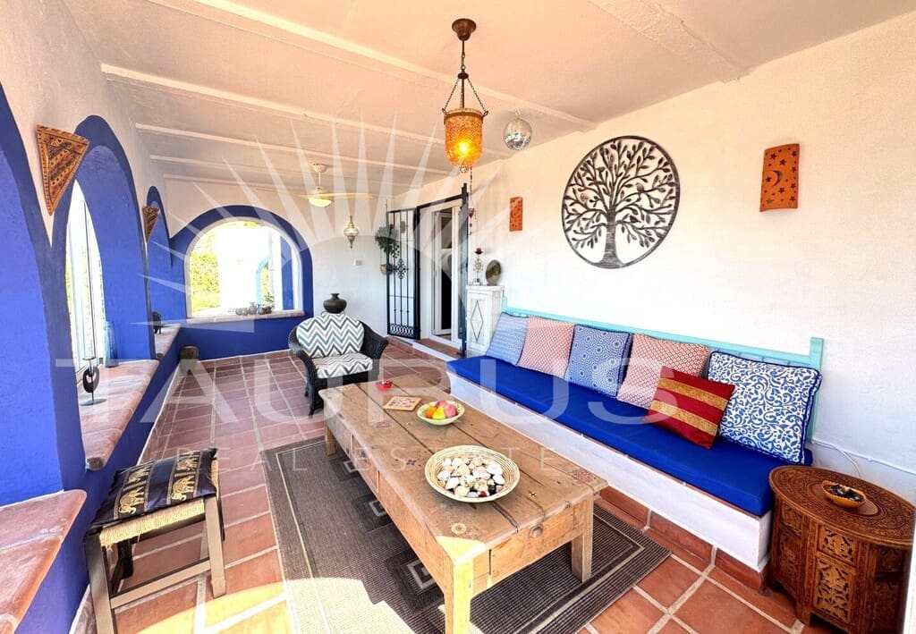 3 bedroom Villa for sale in Competa with pool garage - € 590,000 (Ref: 10128248)