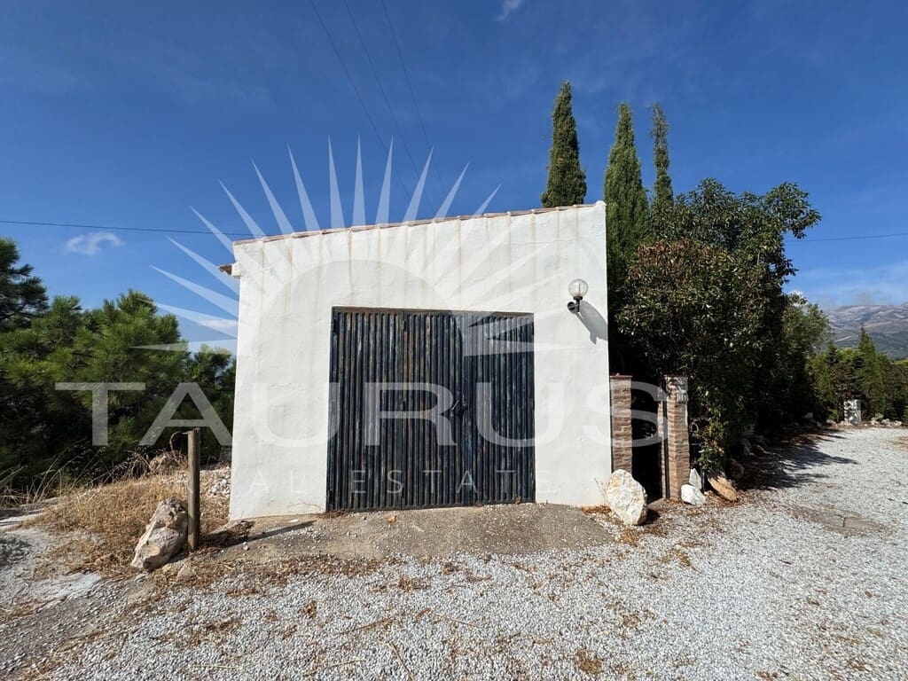 3 bedroom Villa for sale in Competa with pool garage - € 590,000 (Ref: 10128248)