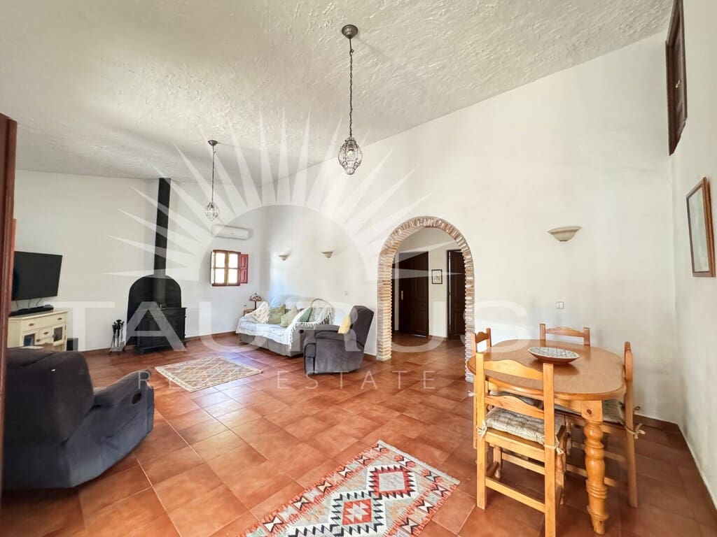 3 soveværelse Villa til salg i Archez med garage - € 310.000 (Ref: 10131375)