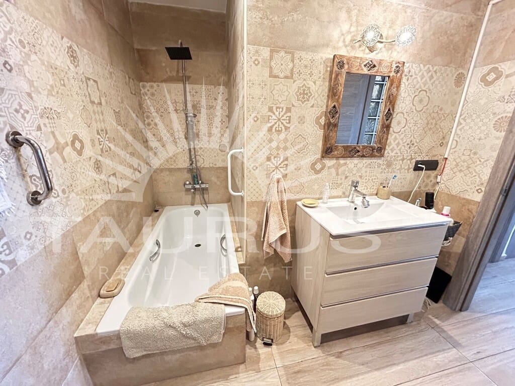 3 soveværelse Strandlejlighed til salg i Caleta de Velez - € 725.000 (Ref: 10139209)