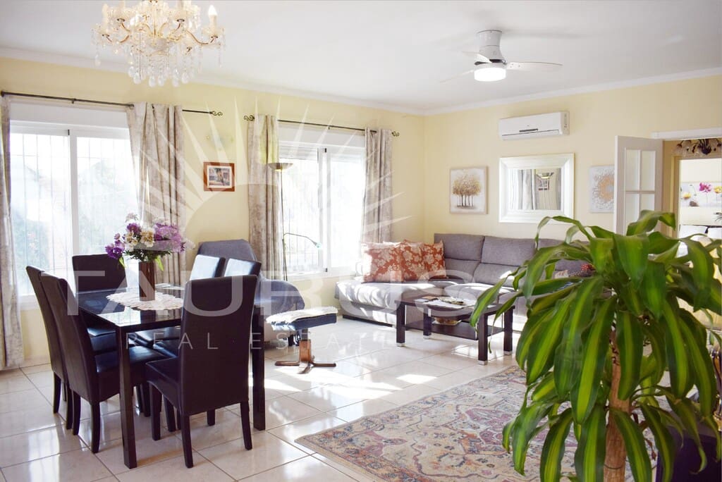 6 soverom Villa til salgs i Competa med svømmebasseng garasje - € 1 495 000 (Ref: 10142112)