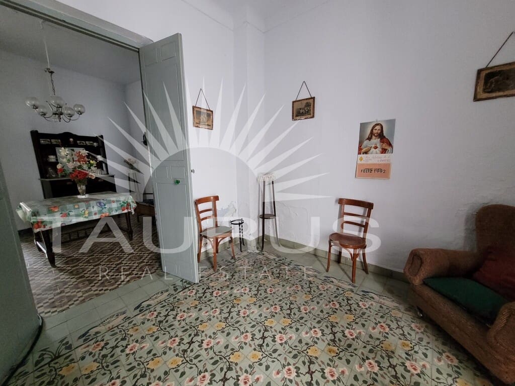 5 soverom Hus til salgs i Torrox - € 189 900 (Ref: 10146415)