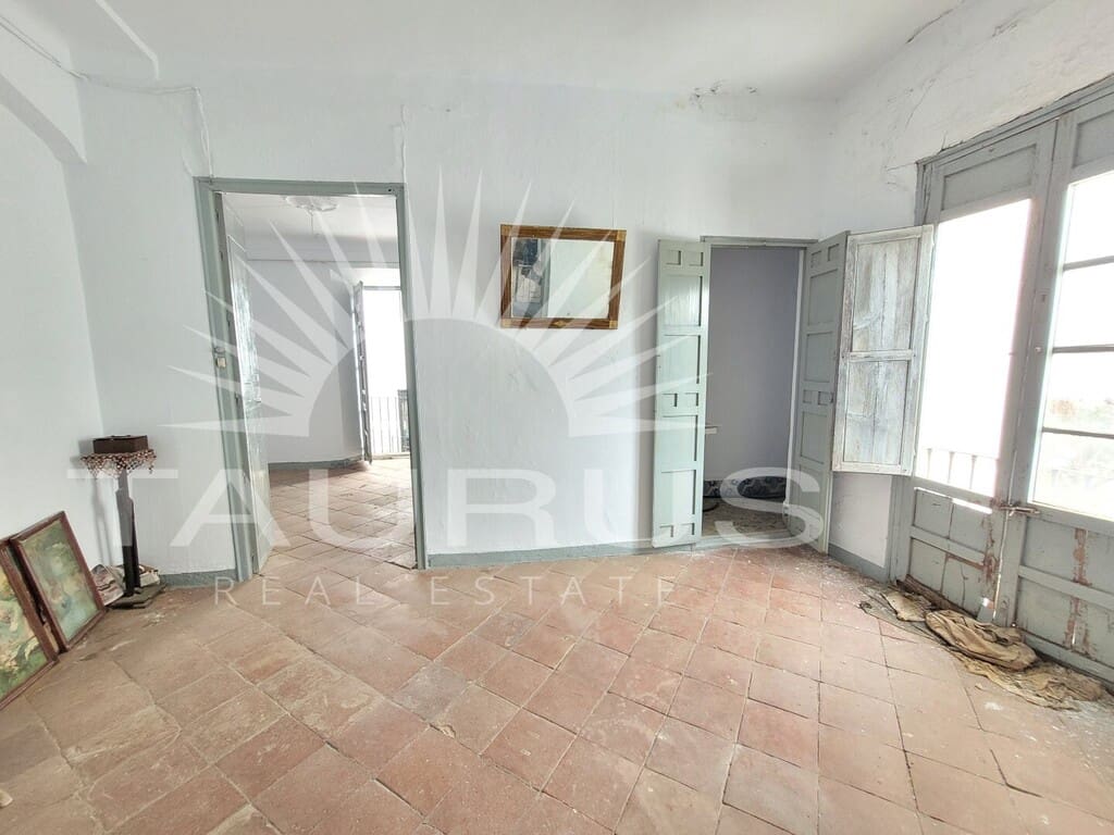 5 soverom Hus til salgs i Torrox - € 189 900 (Ref: 10146415)