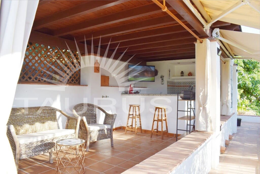 3 Zimmer Villa zu verkaufen in Competa mit Pool - 975.000 € (Ref: 10154872)