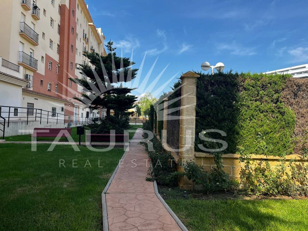 3 sypialnia Apartament na sprzedaż w Algarrobo Costa z basenem - 345 000 € (Ref: 10159226)