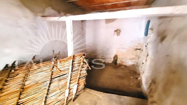 Townhouse for sale in Salares - € 38,000 (Ref: 10161166)
