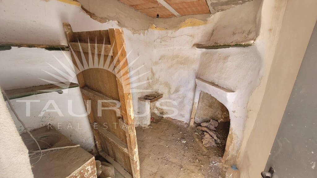 Byhus til salg i Salares - € 38.000 (Ref: 10161166)
