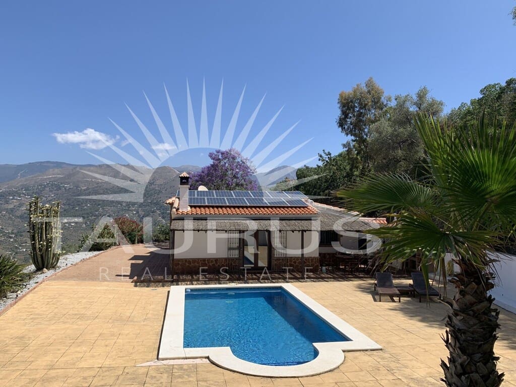 Chalet de 3 habitaciones en Cómpeta en venta con piscina garaje - 595.000 € (Ref: 10164788)