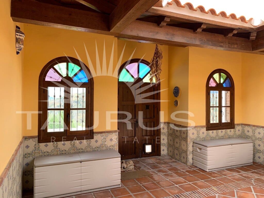 Chalet de 3 habitaciones en Cómpeta en venta con piscina garaje - 595.000 € (Ref: 10164788)