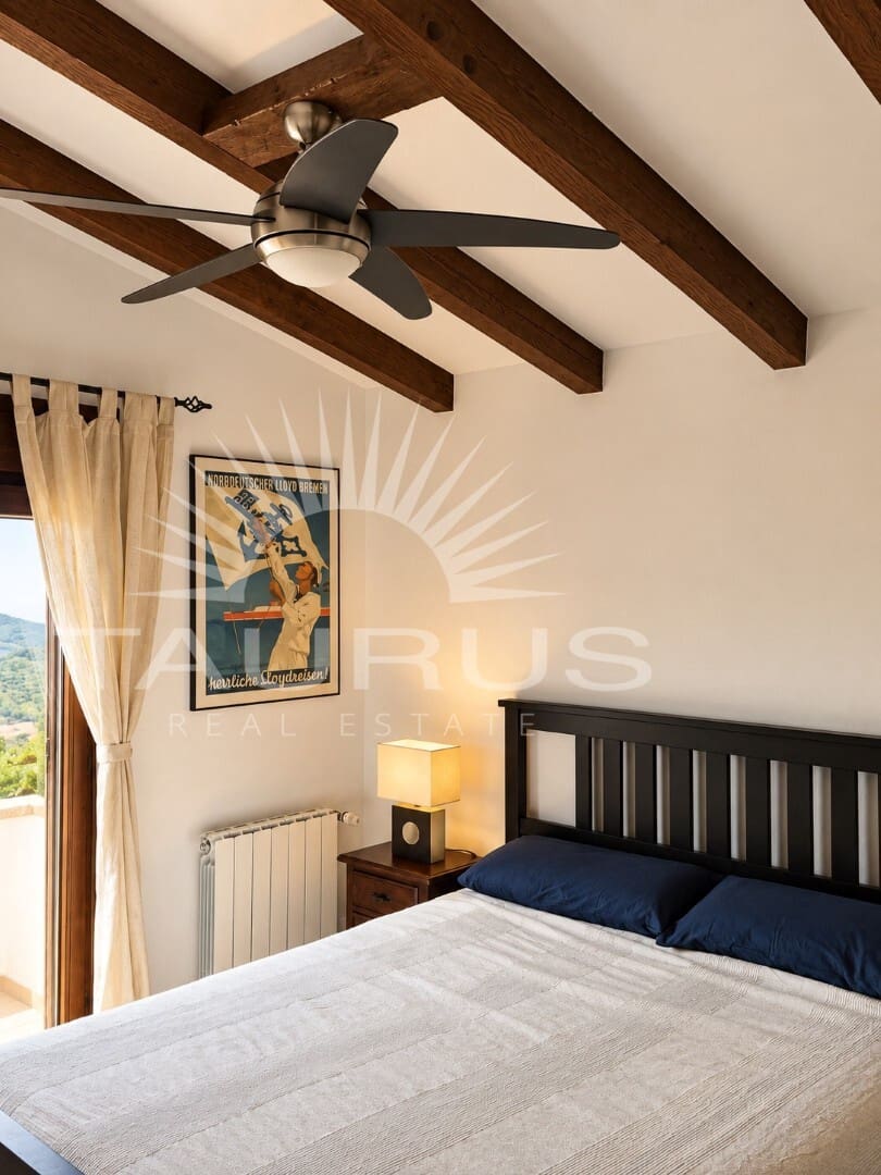 Chalet de 3 habitaciones en Cómpeta en venta con piscina garaje - 595.000 € (Ref: 10164788)