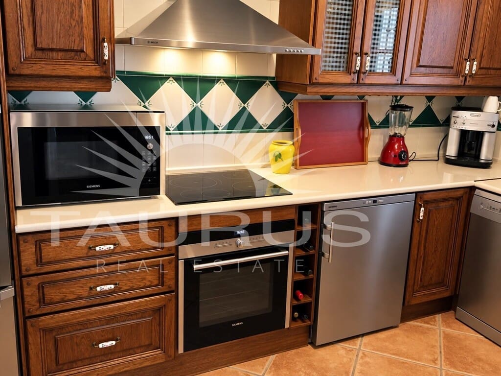Chalet de 3 habitaciones en Cómpeta en venta con piscina garaje - 595.000 € (Ref: 10164788)