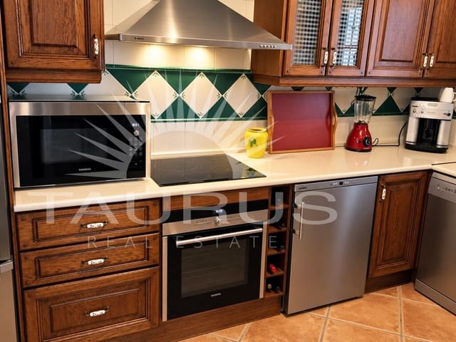 Chalet de 3 habitaciones en Cómpeta en venta con piscina garaje - 595.000 € (Ref: 10164788)