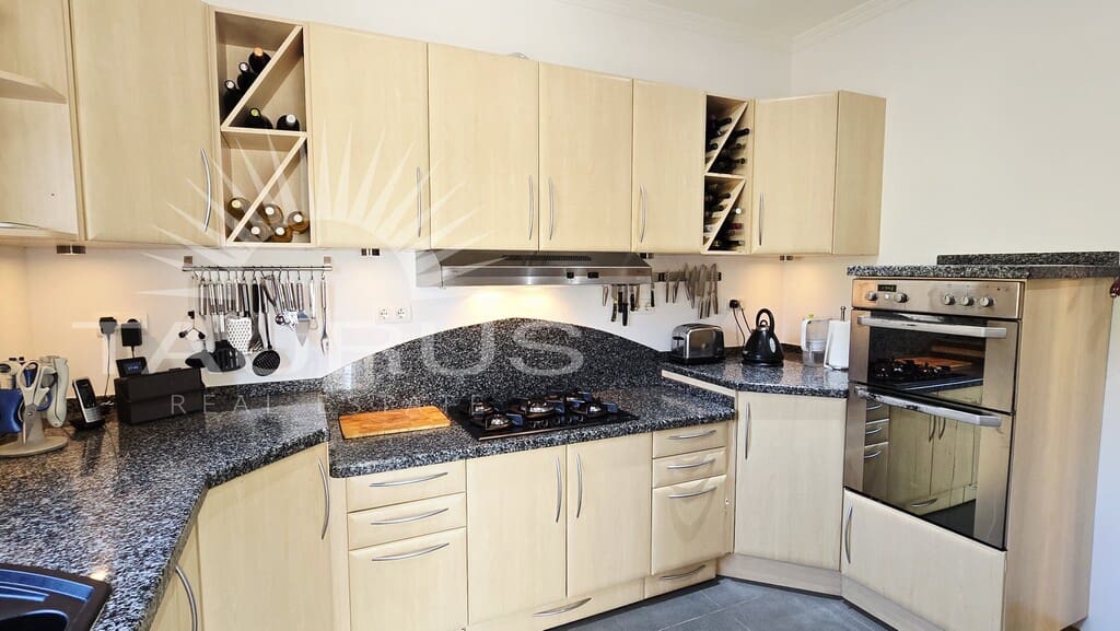 5 soverom Villa til salgs i Archez med svømmebasseng - € 549 950 (Ref: 10166287)