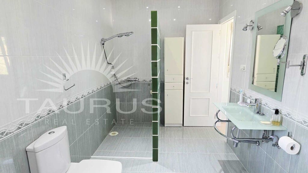 5 soverom Villa til salgs i Archez med svømmebasseng - € 549 950 (Ref: 10166287)
