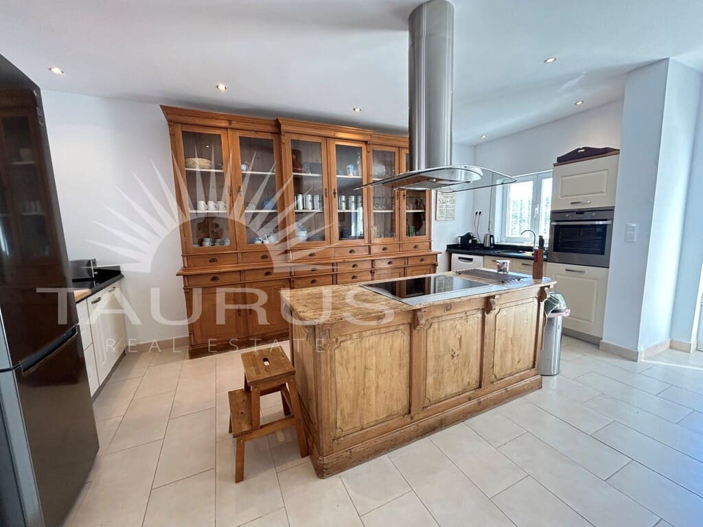 3 bedroom Villa for sale in Vinuela with pool garage - € 590,000 (Ref: 10166288)