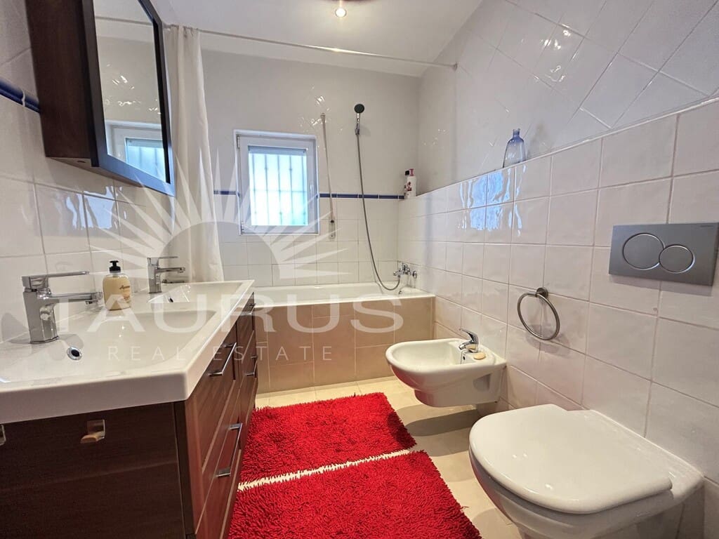 3 bedroom Villa for sale in Vinuela with pool garage - € 590,000 (Ref: 10166288)