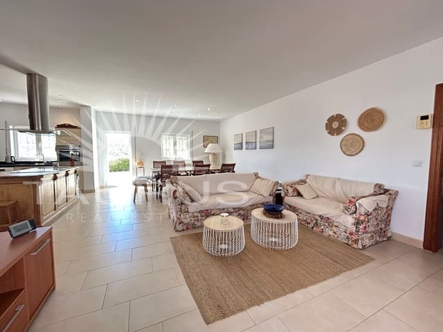 3 bedroom Villa for sale in Viñuela with pool garage - € 590,000 (Ref: 10166288)